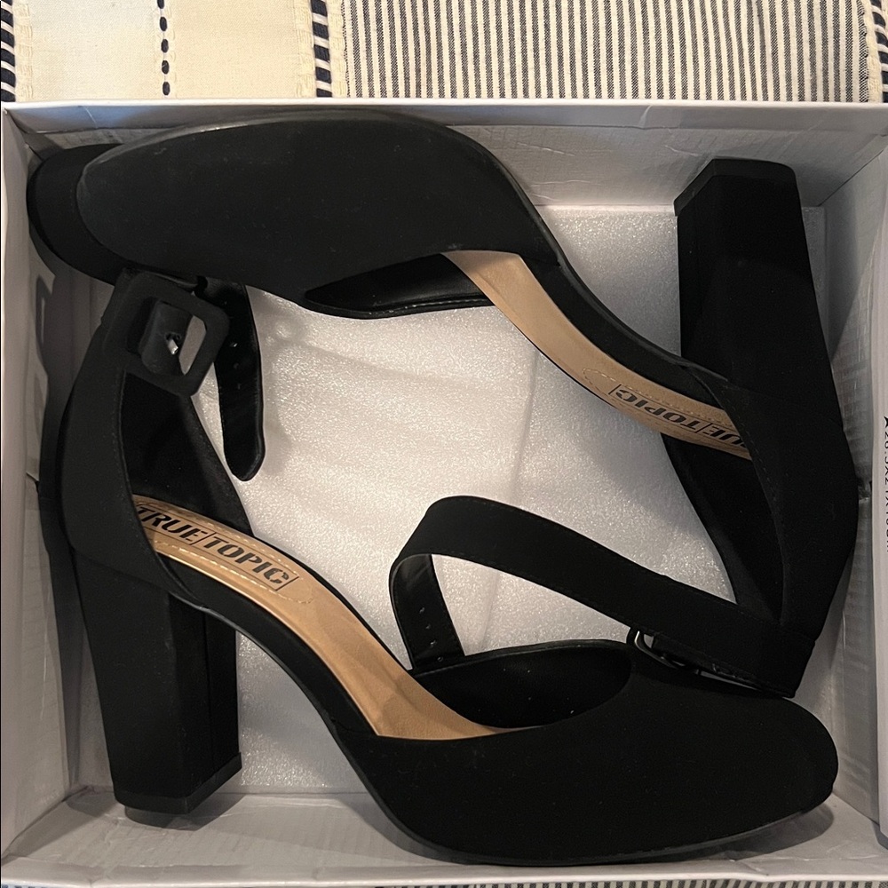 True Topic Black Heels